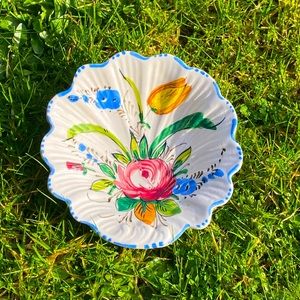 Vintage Italian Renaissance Revival Hand Painted Pottery Scalloped Catch-All